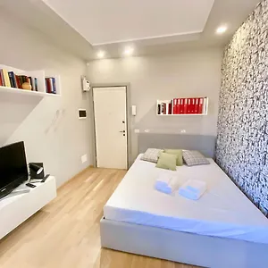 Viale Umbria Colorful And Cosy Studio Appartamento Milano