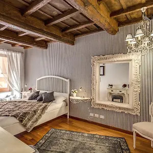  Apartment Pantheon Miracle
